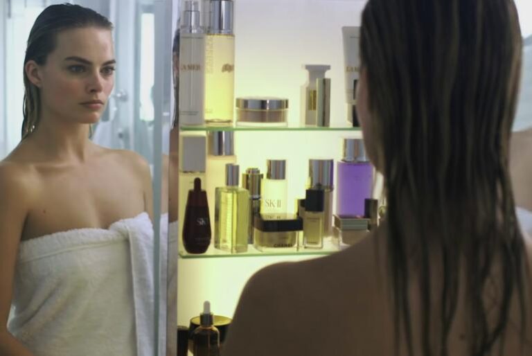 Margot Robbie dan Kebiasaan Uniknya Usai Syuting