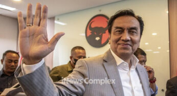 Hasto Klarifikasi: Effendi Simbolon Dipecat Karena Bertemu Jokowi, Bukan Prabowo