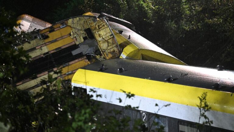 Kereta Regional Jerman Tergelincir, Tiga Penumpang Tewas